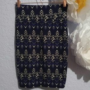 LuLaRoe Geometric Pencil Pattern Cassie SZ X-S